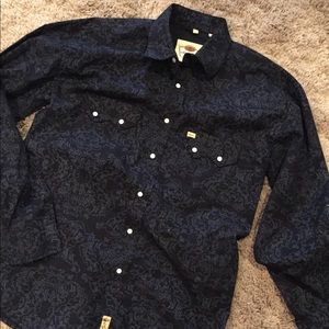 Men’s long sleeve dress shirt, Larry Mahan